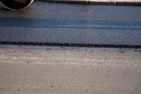 sealcoating asphalt roadways