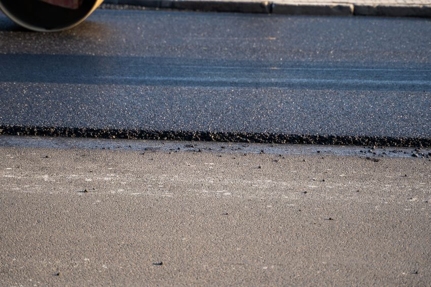 sealcoating asphalt roadways