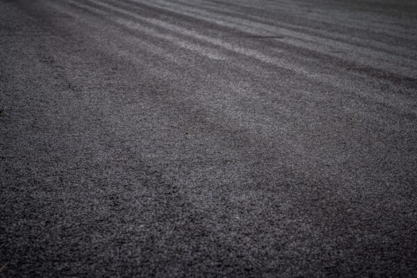 sealcoating asphalt driveway